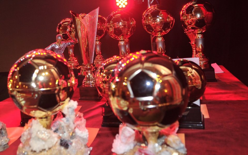 Всички победители в анкетата „Футболист на годината“ width=