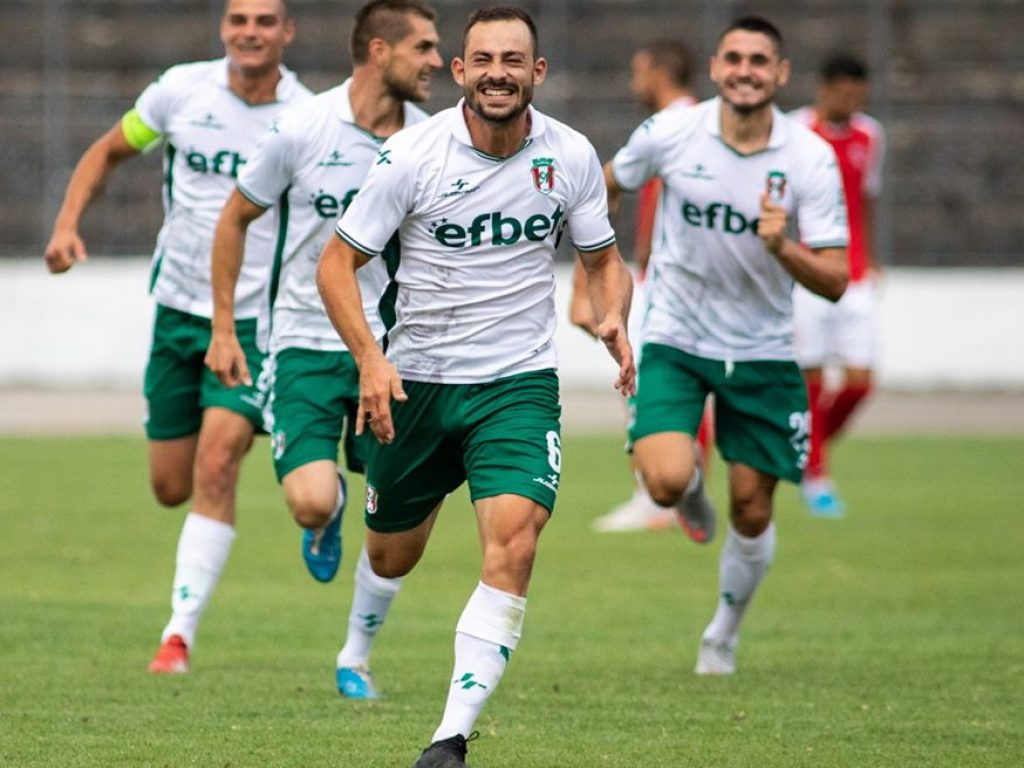 Феновете на Янтра бесни от назначението на съдия width=