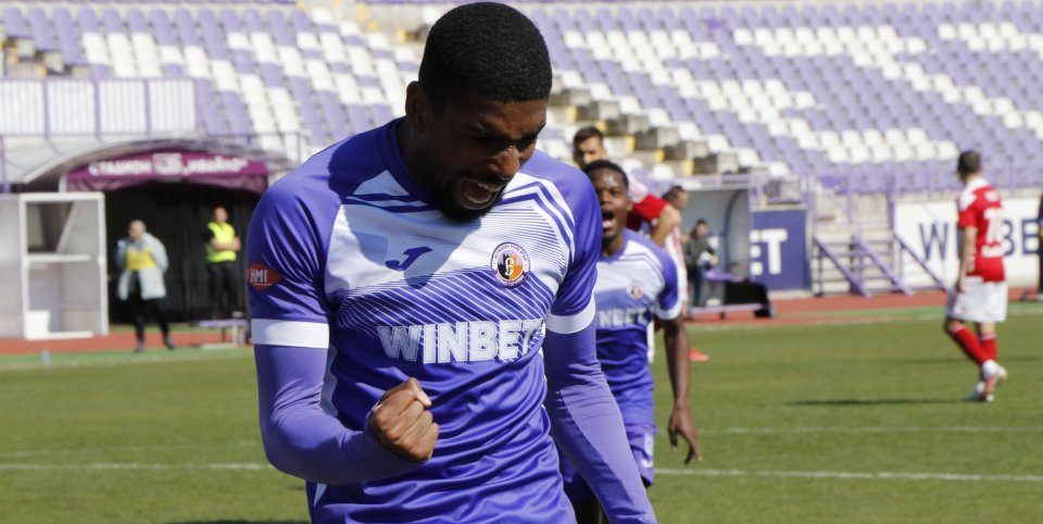 Головата сензация на Етър с приза за Играч на кръга