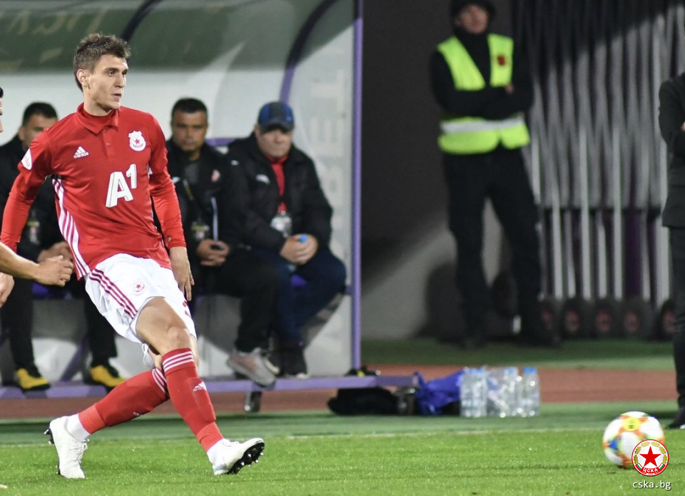 Дерменджиев смени Божиков с бранител на ЦСКА София