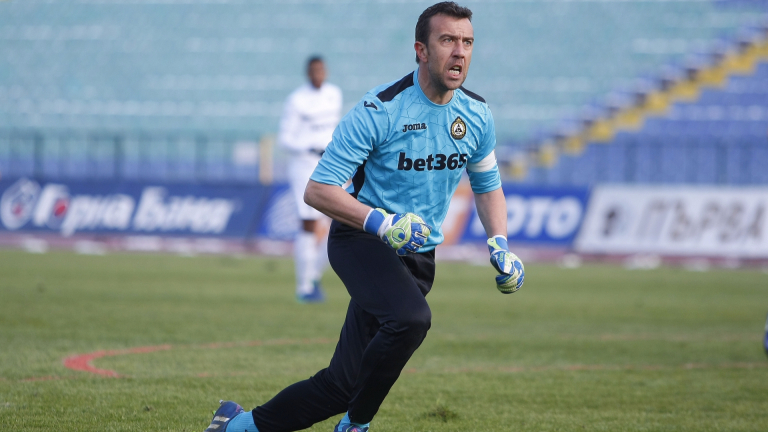 Завидно дълголетие: Гошо Петков остава за още един сезон width=