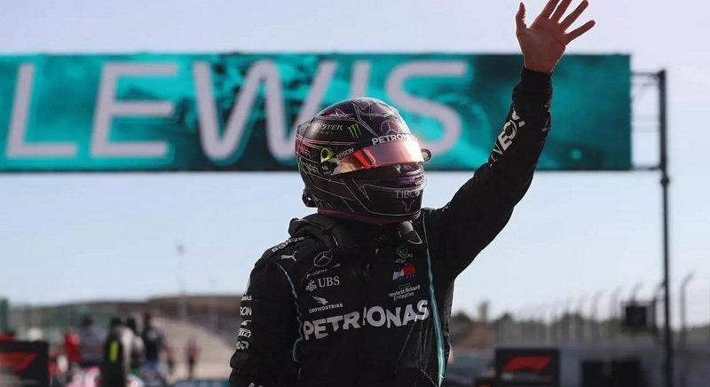 Хамилтън го направи – вече и Шумахер е зад него