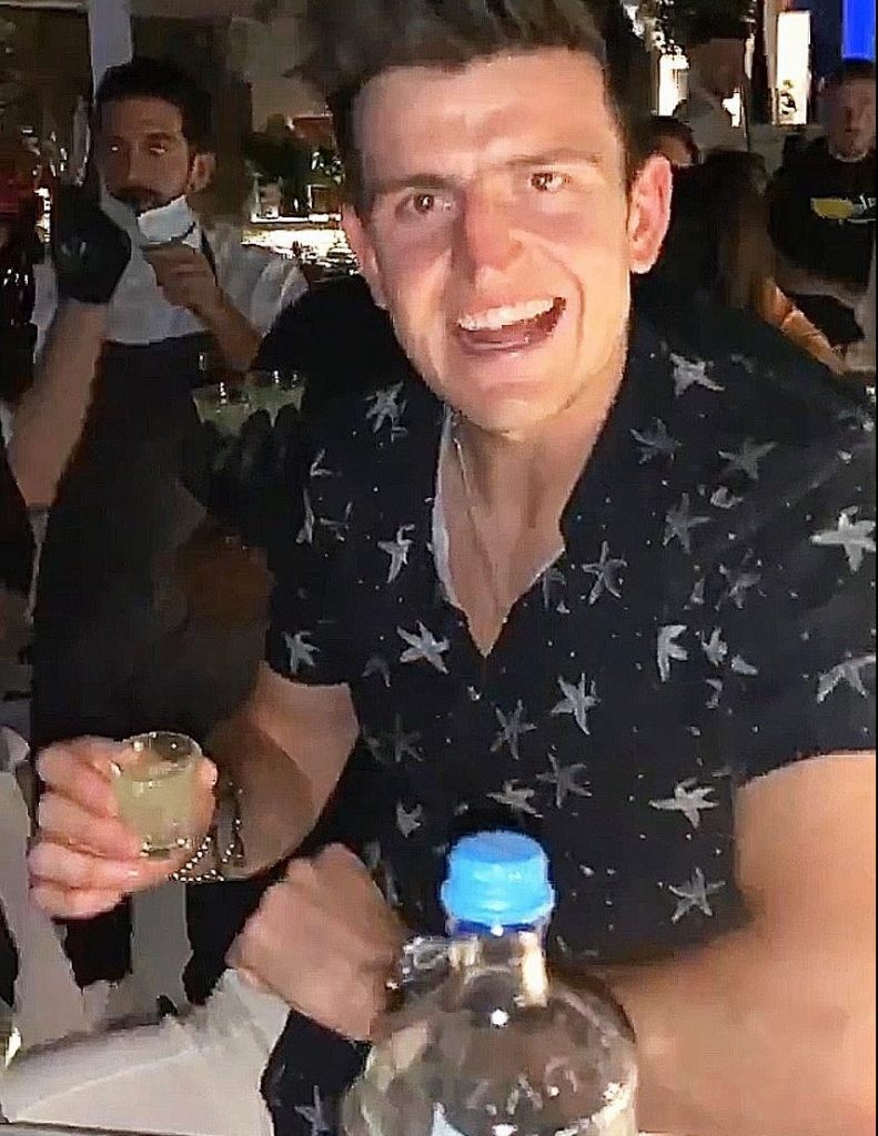 Магуайър остава зад решетките и тази нощ, обвиненията са сериозни