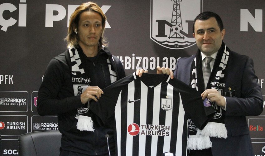 Японска футболна икона стана съотборник на Ахмедов