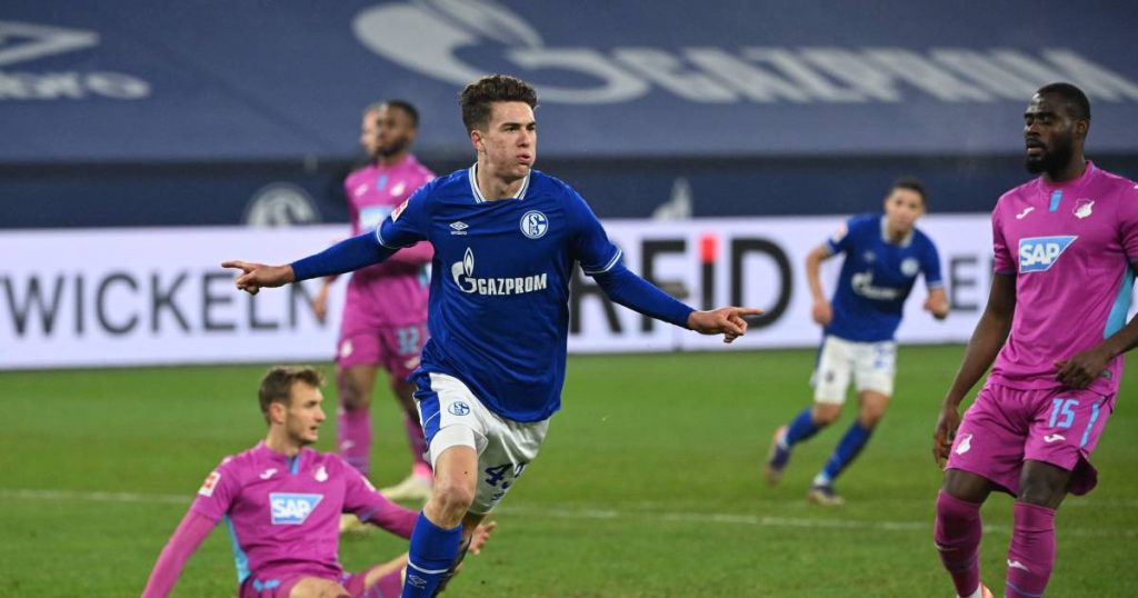 Грандовете във Висшата лига са по петите на звездата на Шалке 04