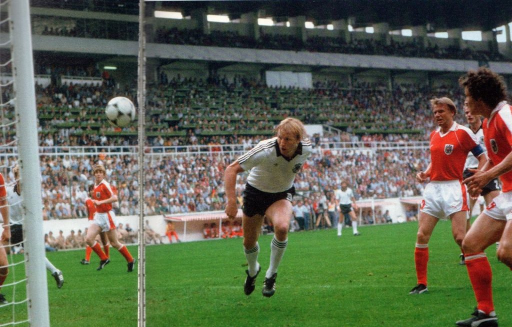 Eкс-таранът на бундестима Хорст Хрубеш оглави Хамбургер