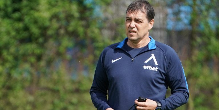 Нови проблеми за Петър Хубчев