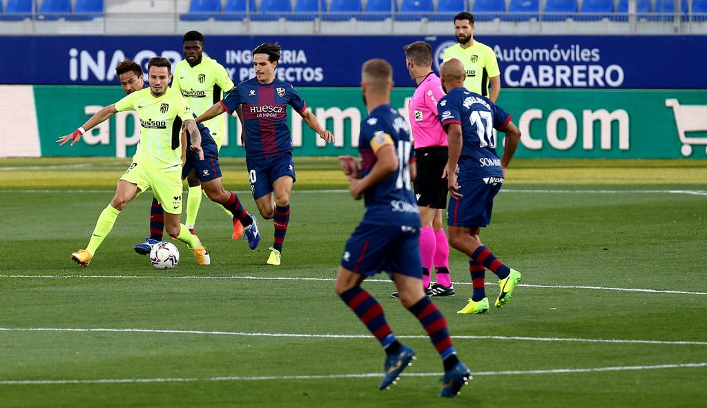 Атлетико Мадрид със Суарес не впечатли срещу Уеска