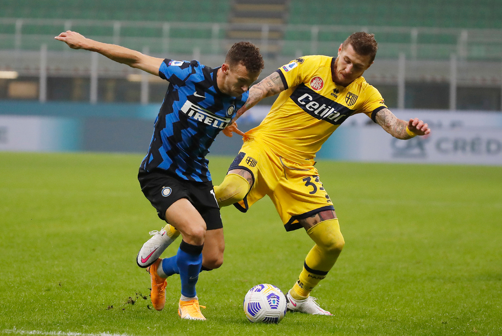 Интер стигна до точка срещу Парма с късен гол на Перишич width=