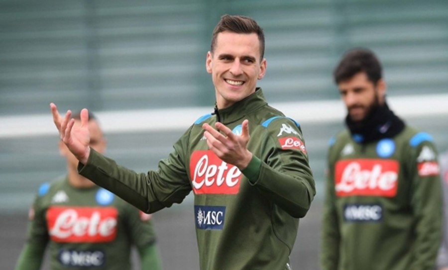 Два клуба от Висшата лига с интерес към нападател на Наполи width=