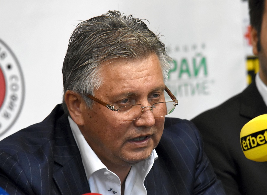 Иван Василев: Няма да уволняваме Генчев! width=