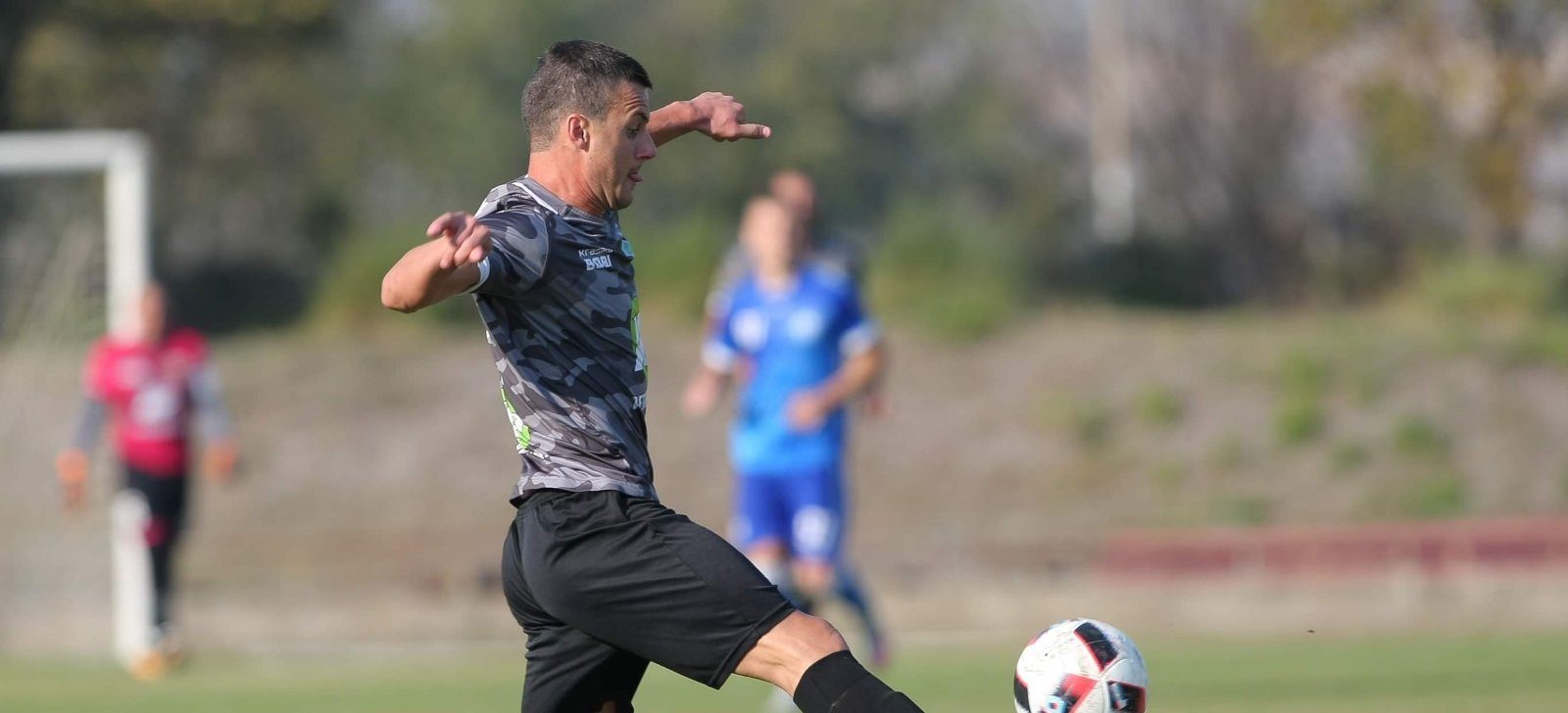 Мощен Загорец мина като на парад и през Янтра width=