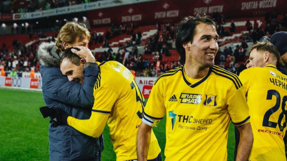 Пети руски клуб за Ивелин Попов, акостира край Черно море