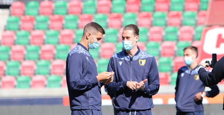 Трудно гостуване за Фамаликао, Краев остава на скамейката