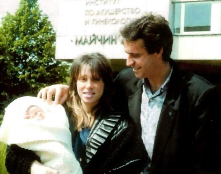 Кристина през сълзи за Джеки: “Можеше да бъдем много щастливи” width=