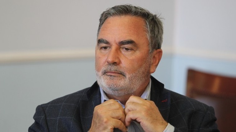 Оракулът Кунчев увърта за стадионите, още не е получил заповедта