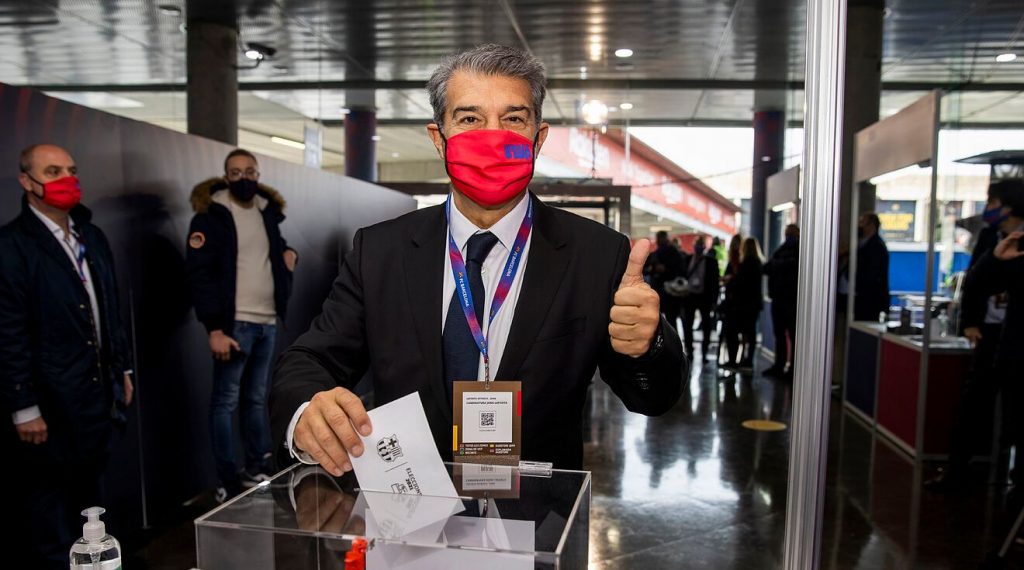 Лапорта отново сяда в президентското кресло на “Камп Ноу”