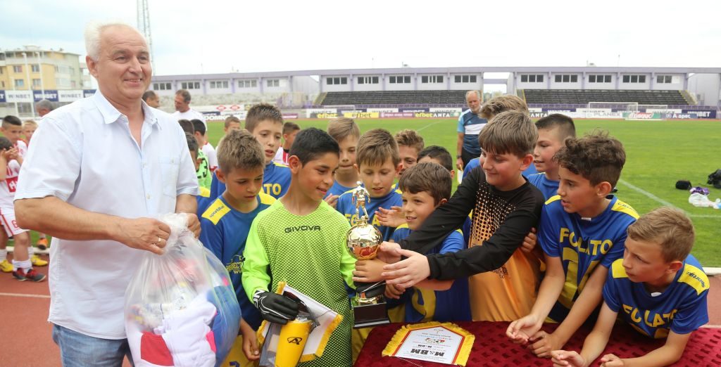 Лато диктува модата на силния турнир на “Ивайло”