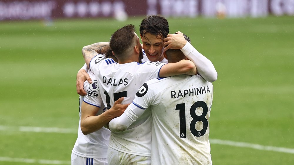 Лийдс отказа Тотнъм от преследването на Топ 4