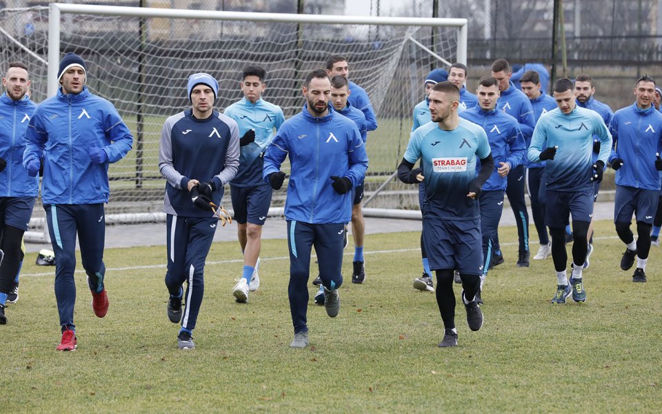 Часове след гостуването на Етър – Левски играе контрола