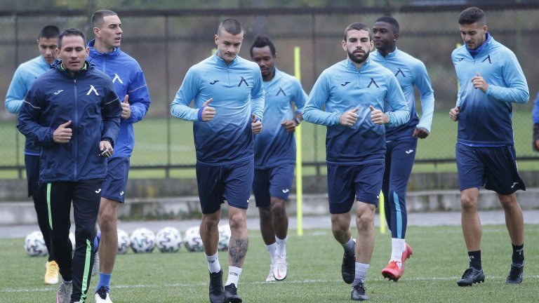 Левски съобщи за положителни тестове на играчи преди дербито width=