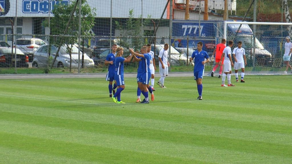 Резултати в първия кръг на юношеските групи