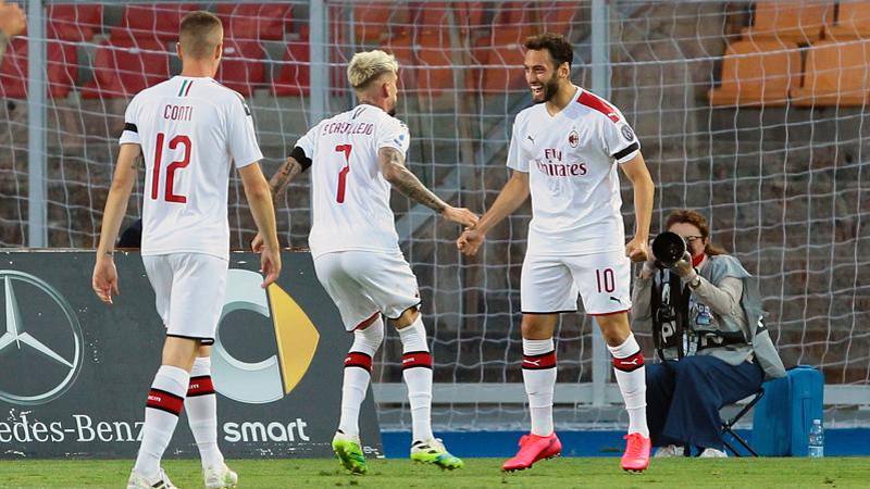 Милан разби Лече като гост и гледа към зона Европа