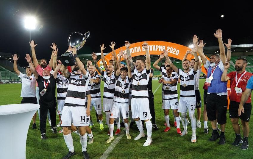 Локо с гастрол в Черна гора или Андора