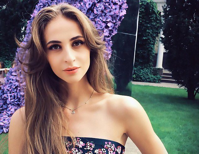 Заподозряха Лолита за нова изгора на Григор Димитров width=