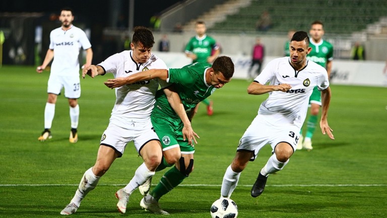 Лудогорец тръгва към първа победа, насреща е Бялата лавина