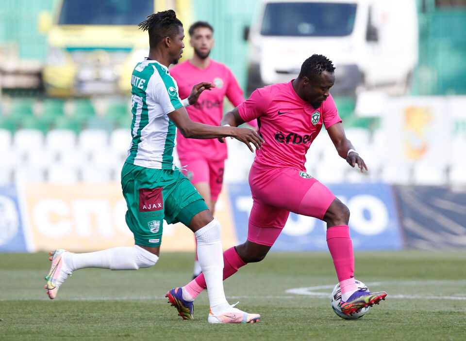 Лудогорец разби Берое по шампионски и дръпна с 8 точки пред ЦСКА