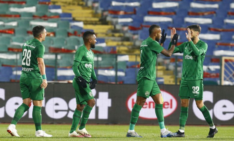 Лудогорец надви Ботев Враца със спорен гол и се върна на върха