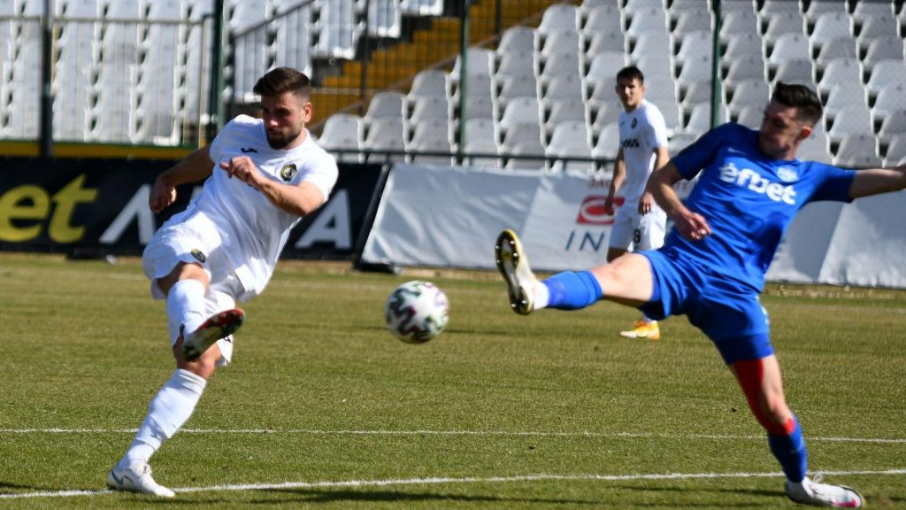 Халфът на Славия Макрилос грабна приза за Играч на кръга