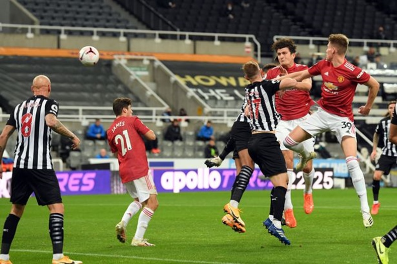 Храбър Манчестър Юнайтед срази Нюкасъл в края на мача