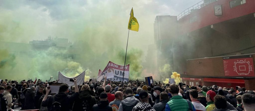 Феновете на Ман Юнайтед с нова победа над Глейзър