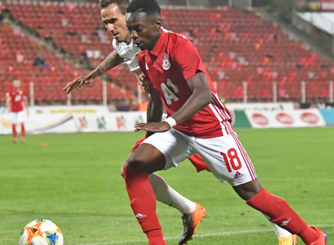 Защитник на ЦСКА София:”В България се тренира много здраво!” width=