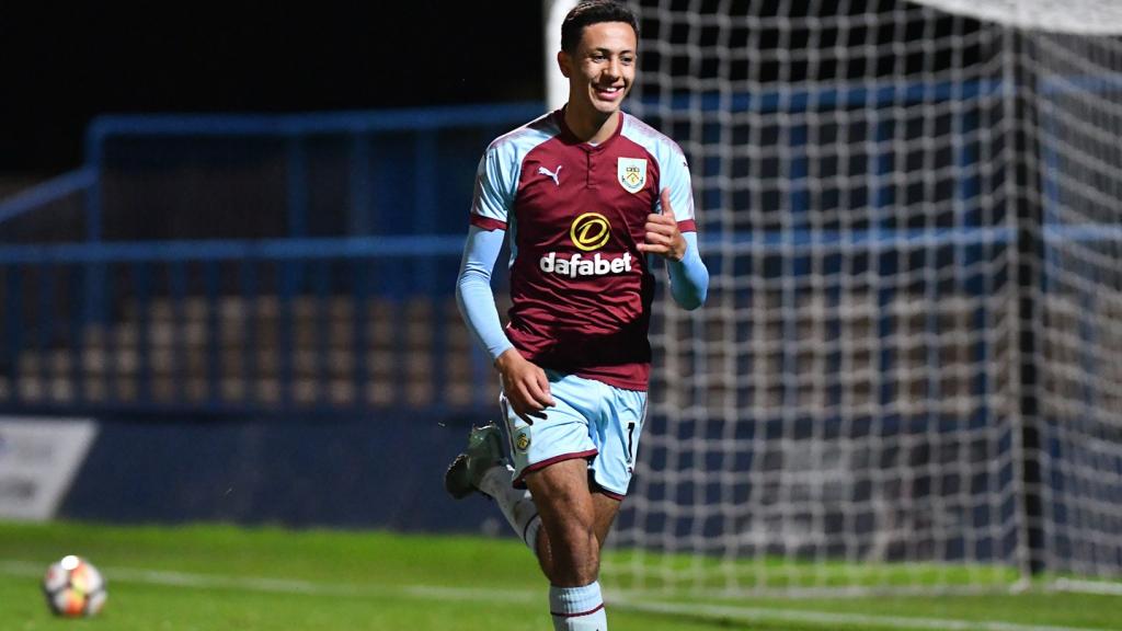 Ако не успее със Санчо, Ман Юнайтед връща свой юноша width=