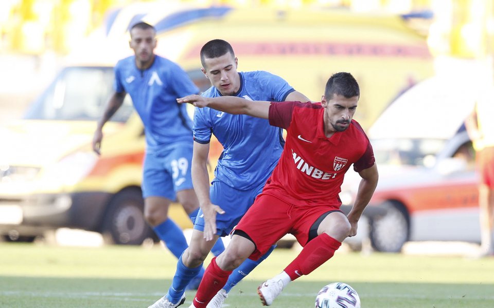 Симеон Мечев пред трансфер в Етър