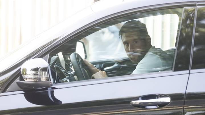 Глобяват Меси ако не се яви за PCR-тест и откаже да тренира с Барса