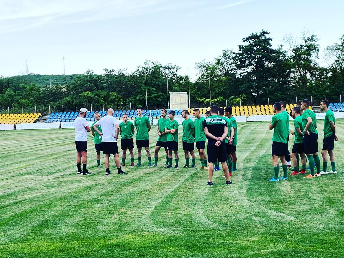 Забелязано във Втора лига – Нефтохимик иска да играе със 7 души width=