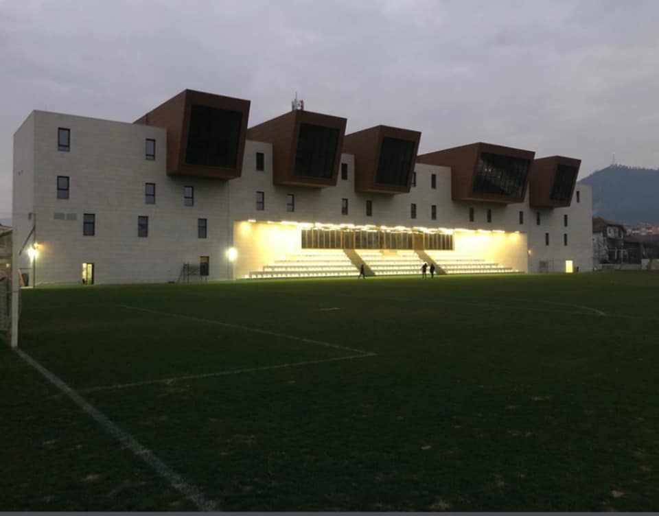 Академия Пандев се похвали с новия стадион width=