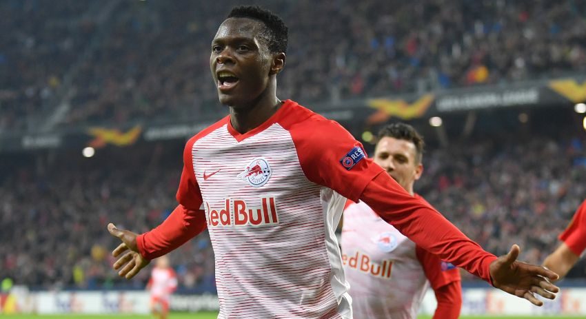 Ливърпул се приближава до привличането на Патсон Дака width=