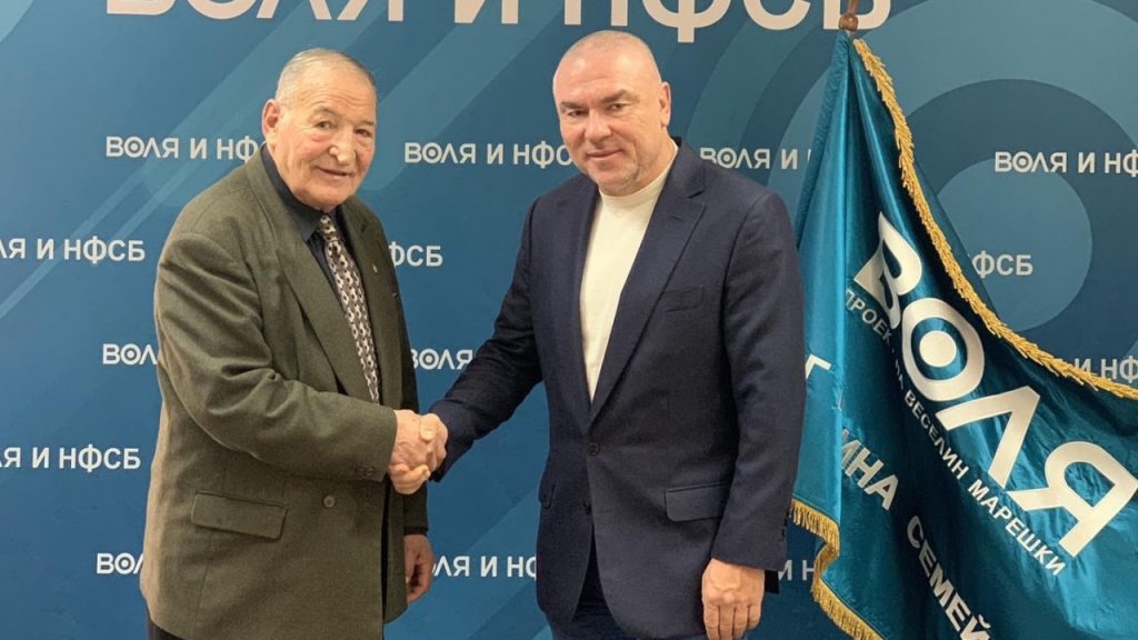 ЦСКА се дистанцира от Пенев и Жеков, докато са в политиката