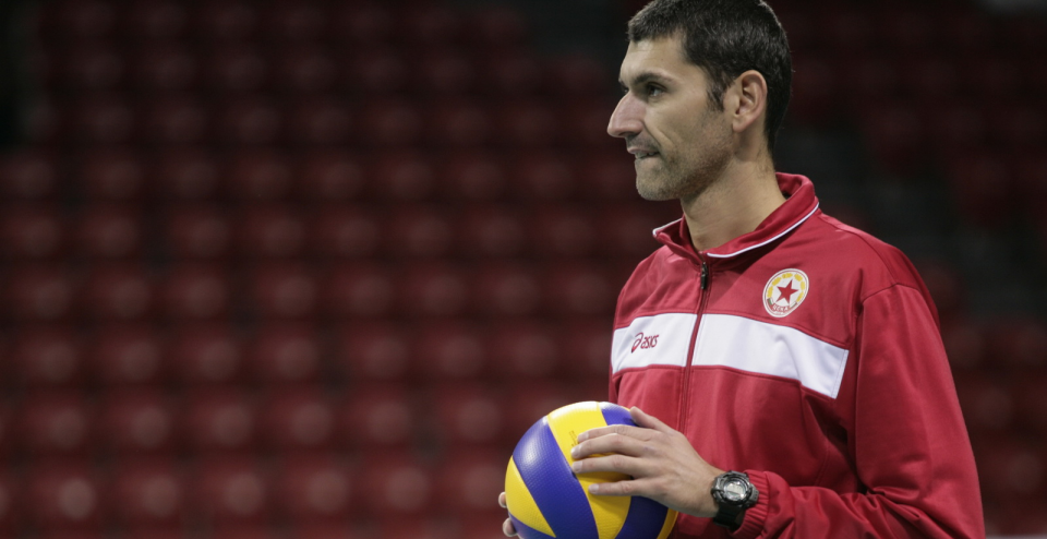 Сашо Попов катастрофира в центъра на София width=