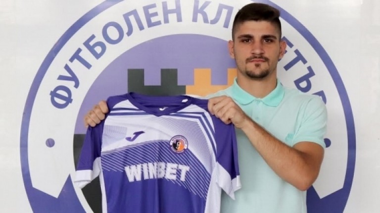 Боруков след силния старт:”Ще се раздавам максимално за Етър”