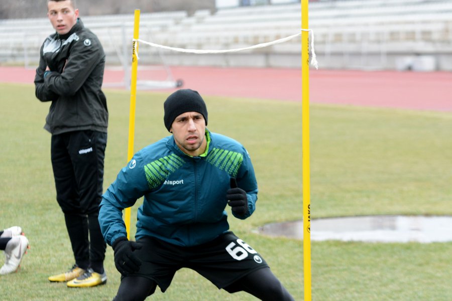 Цветомир Панов удължи договора си с Черно море