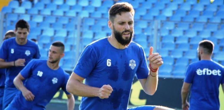 Тежка контузия за Ради Василев, ляга на операционната маса width=