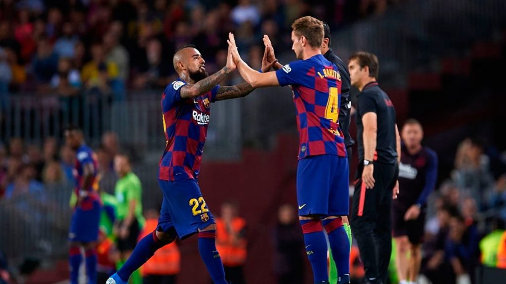 Барселона разпродава половината отбор през лятото