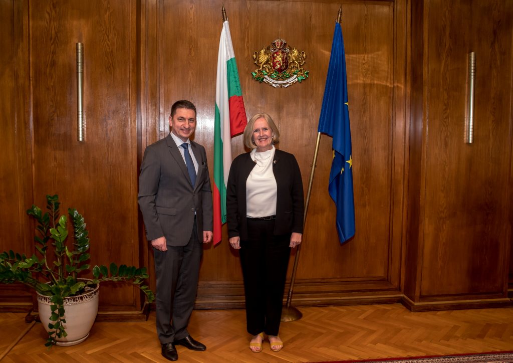 Пред 7 Спорт: шведският посланик защити арогантния Еквал