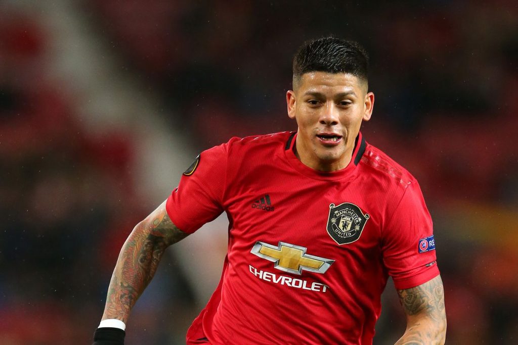 Аржентински защитник се завръща в Ман Юнайтед след наем в Естудиантес